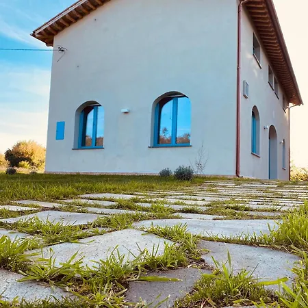Villa La Traversa Di *