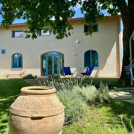 Villa La Traversa Di *